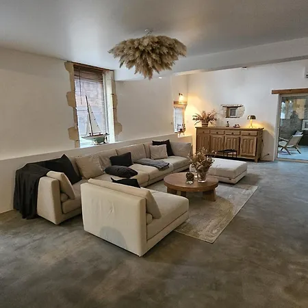 Дом отдыха Maison Charentaise Renovee, 5min Plages, 10 Pers, Wi-fi, Bbq, Parking, Linge Inclus - Fr-1-71-103