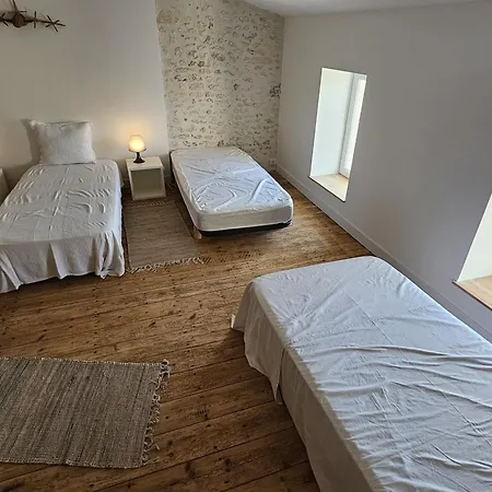 Дом отдыха Maison Charentaise Renovee, 5min Plages, 10 Pers, Wi-fi, Bbq, Parking, Linge Inclus - Fr-1-71-103 Руайян