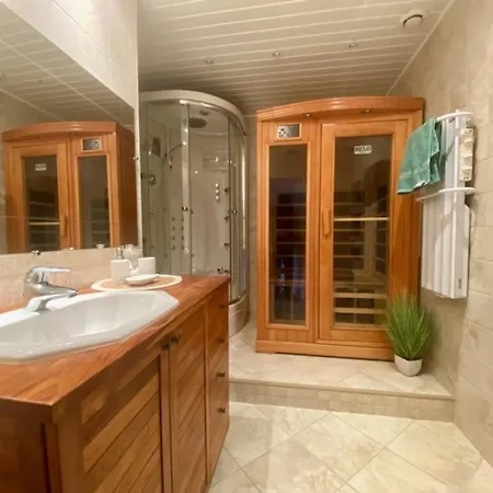 Maison Charentaise Renovee, 5min Plages, 10 Pers, Wi-fi, Bbq, Parking, Linge Inclus - Fr-1-71-103 * Руайян