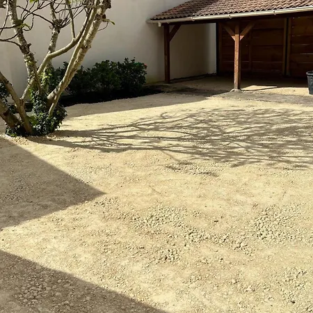 Дом отдыха Maison Charentaise Renovee, 5min Plages, 10 Pers, Wi-fi, Bbq, Parking, Linge Inclus - Fr-1-71-103 Руайян